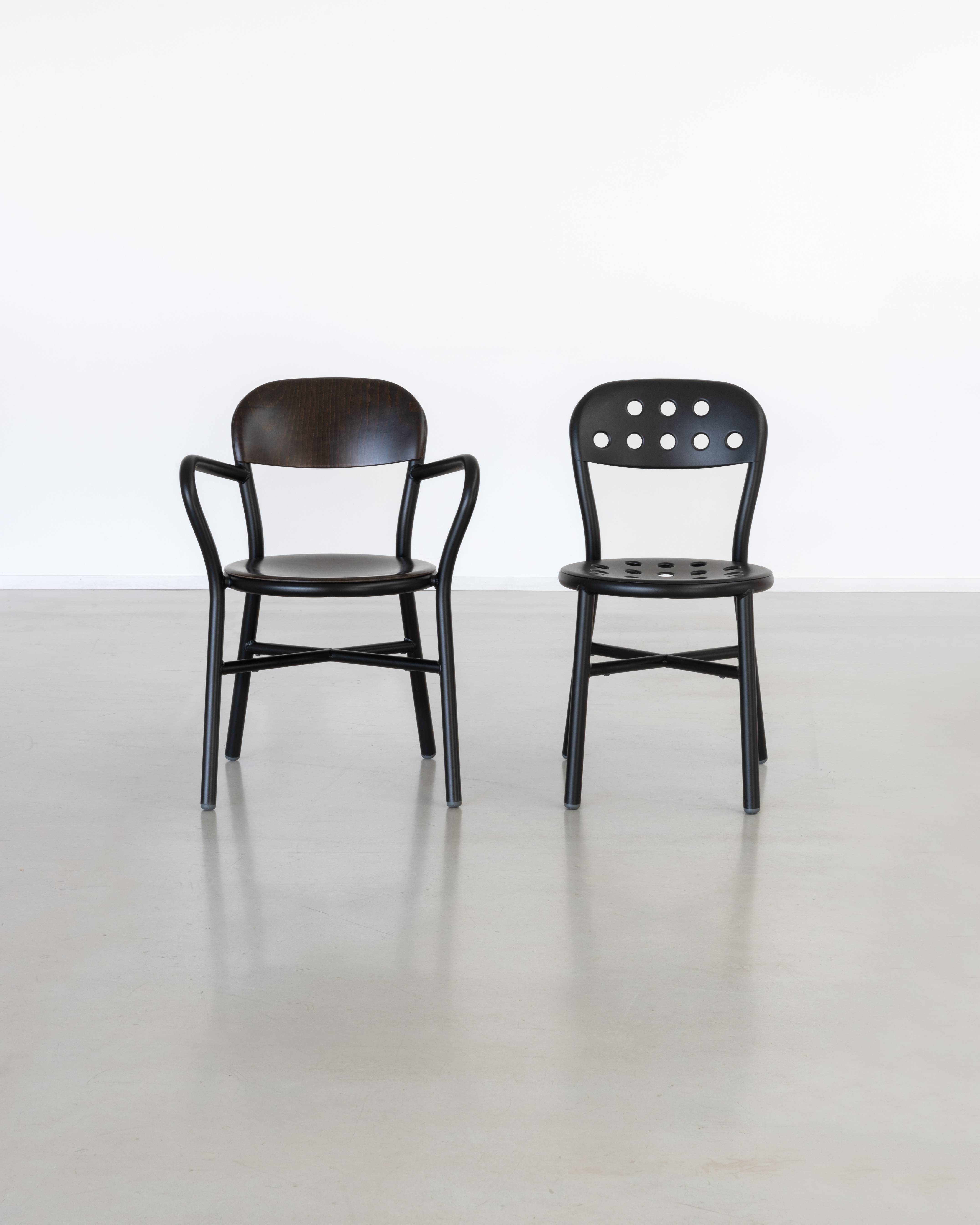 箱入新品◇1脚(A) MAGIS 《Pipe chair wood》チェア 【公式通販】